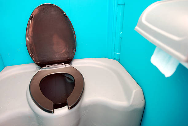 Best Portable restroom trailer rental  in Evansville, WY